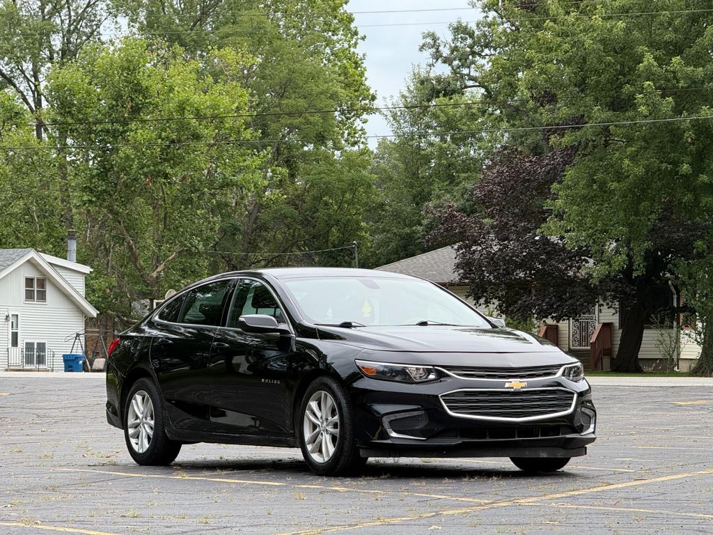 2017 Chevrolet Malibu — photo 1