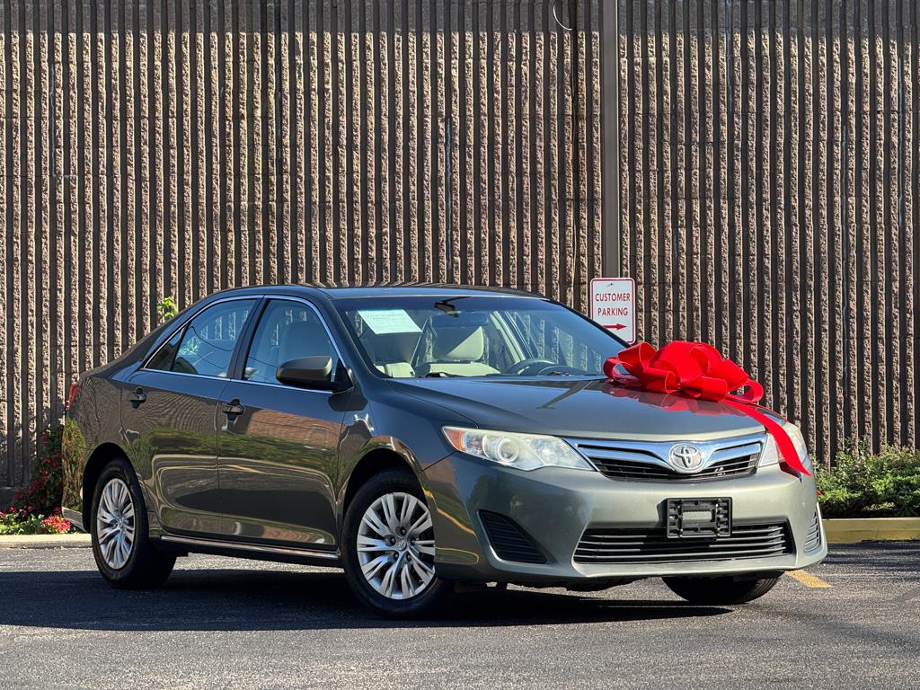 2014 Toyota Camry — photo 1