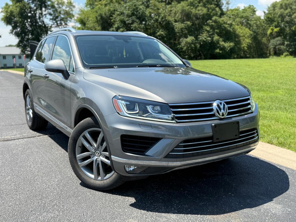 2016 Volkswagen Touareg — photo 1