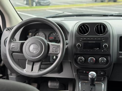 2012 Jeep Compass — photo 19