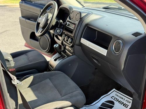 2017 Jeep Compass — photo 25