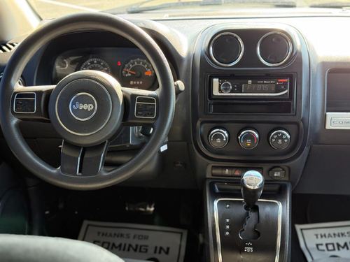 2017 Jeep Compass — photo 26