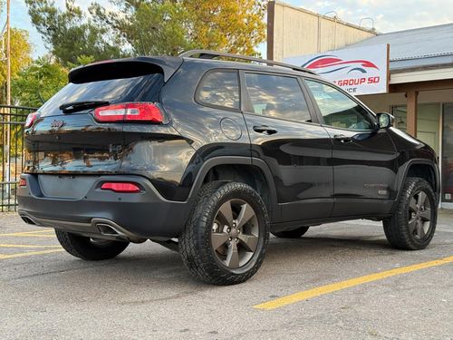 2016 Jeep Cherokee — photo 11