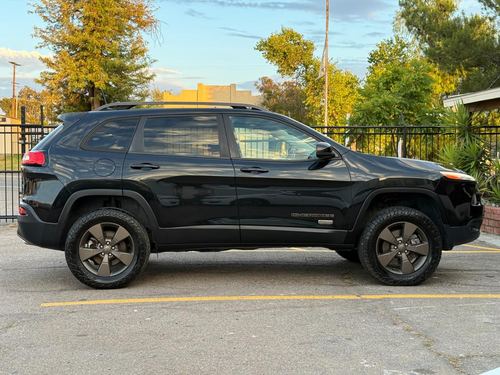 2016 Jeep Cherokee — photo 12