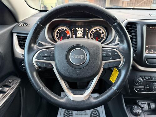 2016 Jeep Cherokee — photo 20