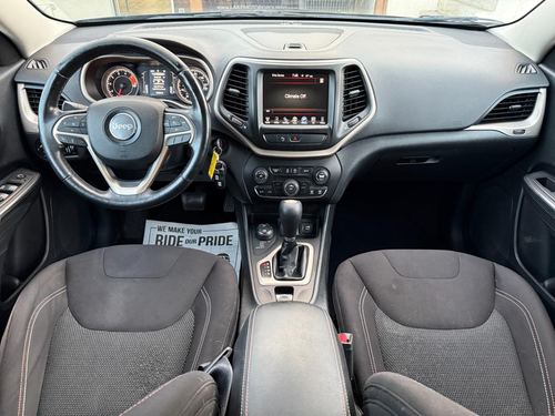 2016 Jeep Cherokee — photo 25