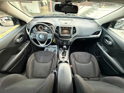 2016 Jeep Cherokee — photo 26