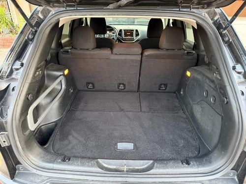 2016 Jeep Cherokee — photo 39