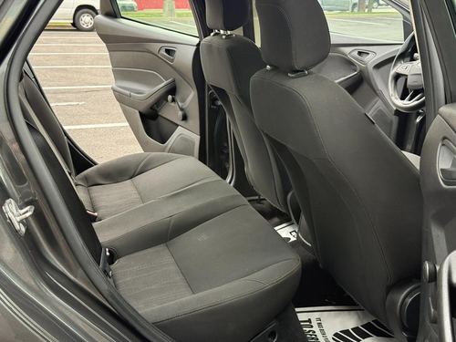 2015 Ford Focus — photo 15