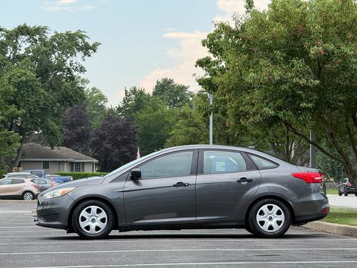 2015 Ford Focus — photo 16