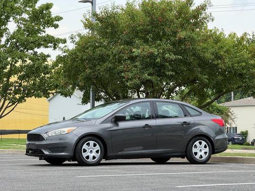 2015 Ford Focus — photo 17