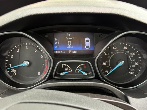 2015 Ford Focus — photo 32