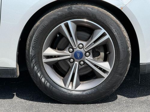 2017 Ford Focus — photo 6