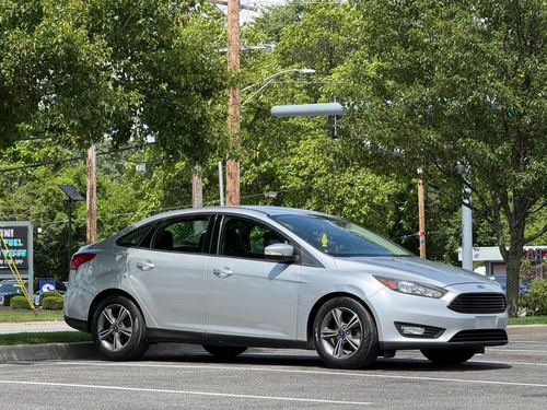 2017 Ford Focus — photo 17