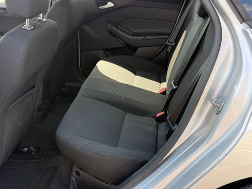 2017 Ford Focus — photo 32