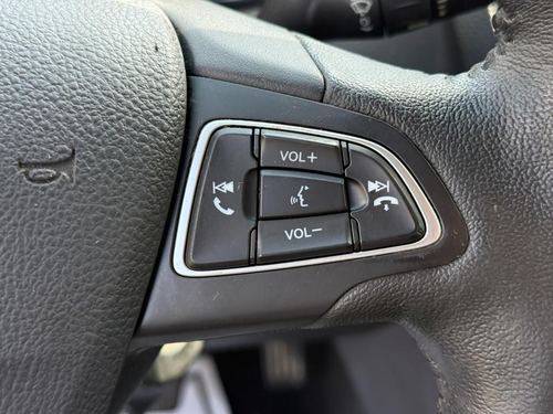 2017 Ford Focus — photo 34