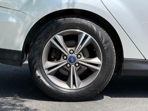 2017 Ford Focus — photo 35