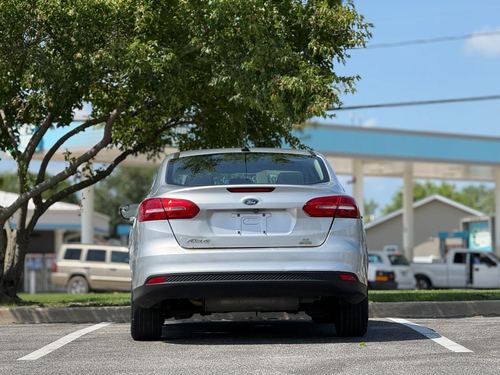 2017 Ford Focus — photo 38