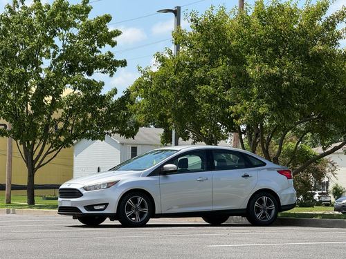 2017 Ford Focus — photo 44