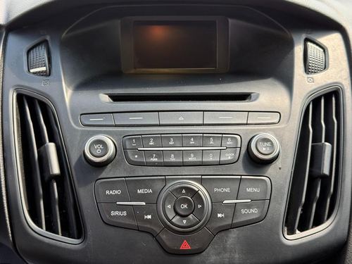 2017 Ford Focus — photo 53