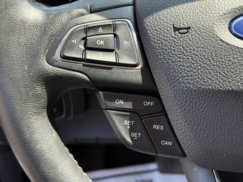 2017 Ford Focus — photo 60