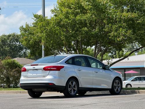 2017 Ford Focus — photo 62