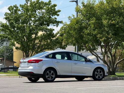 2017 Ford Focus — photo 64