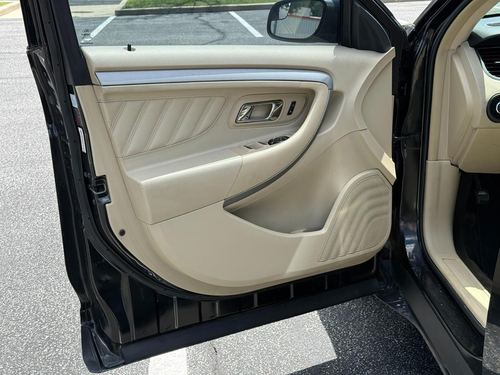 2014 Ford Taurus — photo 13