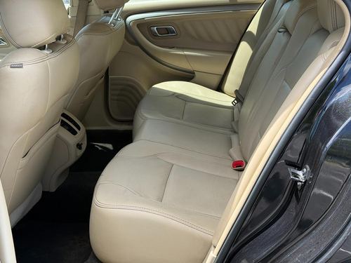 2014 Ford Taurus — photo 26