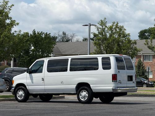 2007 Ford E350 — photo 4