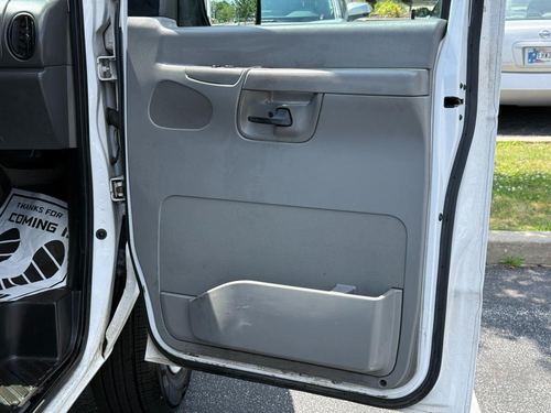 2007 Ford E350 — photo 12