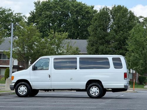 2007 Ford E350 — photo 20