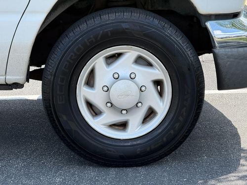 2007 Ford E350 — photo 21