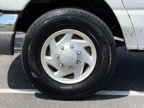 2007 Ford E350 — photo 23