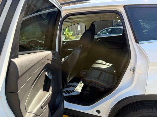 2016 Ford Escape — photo 27