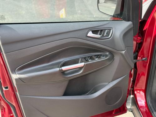 2016 Ford Escape — photo 23