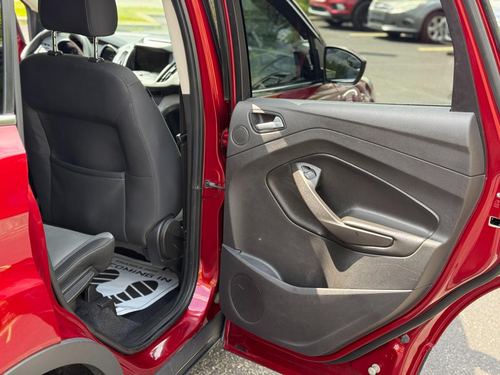 2016 Ford Escape — photo 25