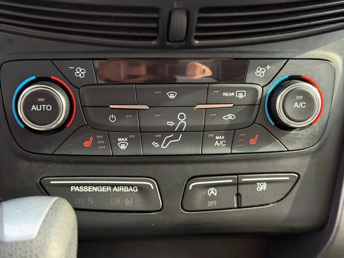 2017 Ford Escape — photo 30
