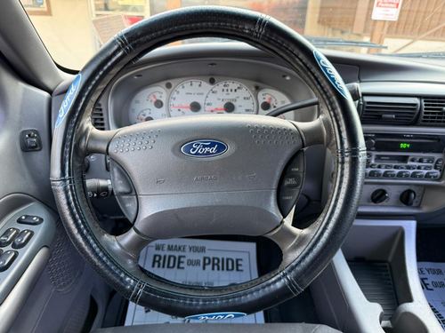 2001 Ford Explorer — photo 21