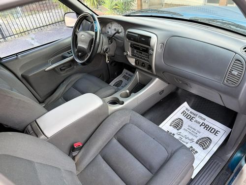 2001 Ford Explorer — photo 25