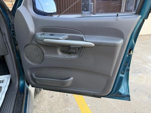 2001 Ford Explorer — photo 27