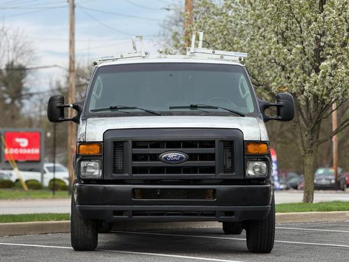 2012 Ford E350 — photo 12