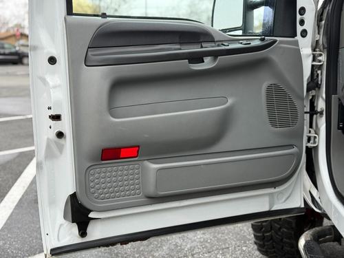 2007 Ford F250 — photo 17