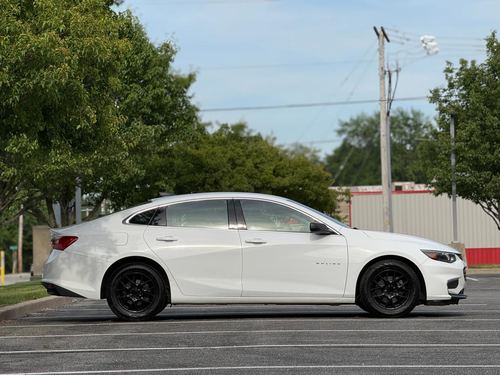 2018 Chevrolet Malibu — photo 8