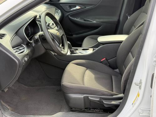2018 Chevrolet Malibu — photo 15