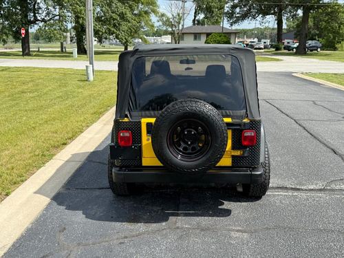2004 Jeep Wrangler — photo 15