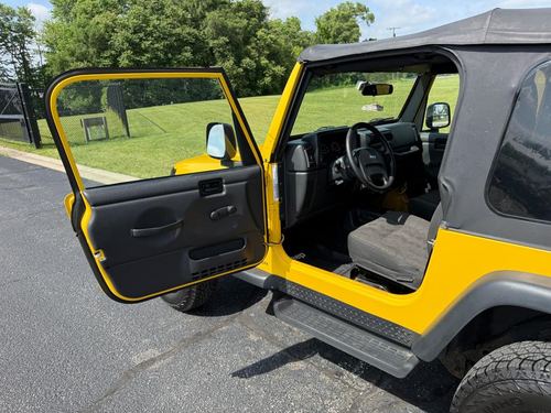 2004 Jeep Wrangler — photo 24