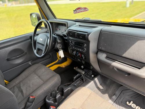 2004 Jeep Wrangler — photo 28