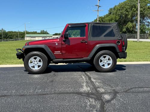 2011 Jeep Wrangler — photo 11