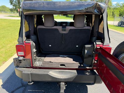 2011 Jeep Wrangler — photo 13